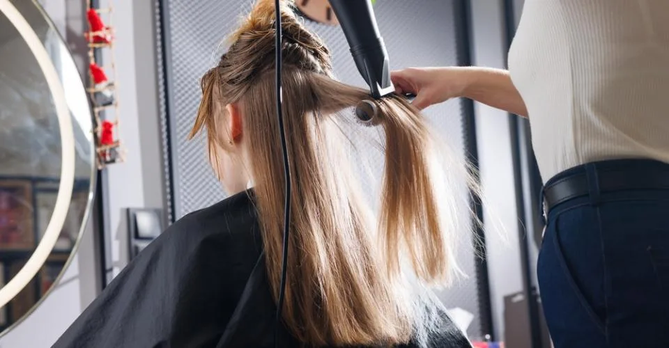 GENÈVE - MANOR : SALON DE COIFFURE ET ESTHETIQUE À VENDRE
