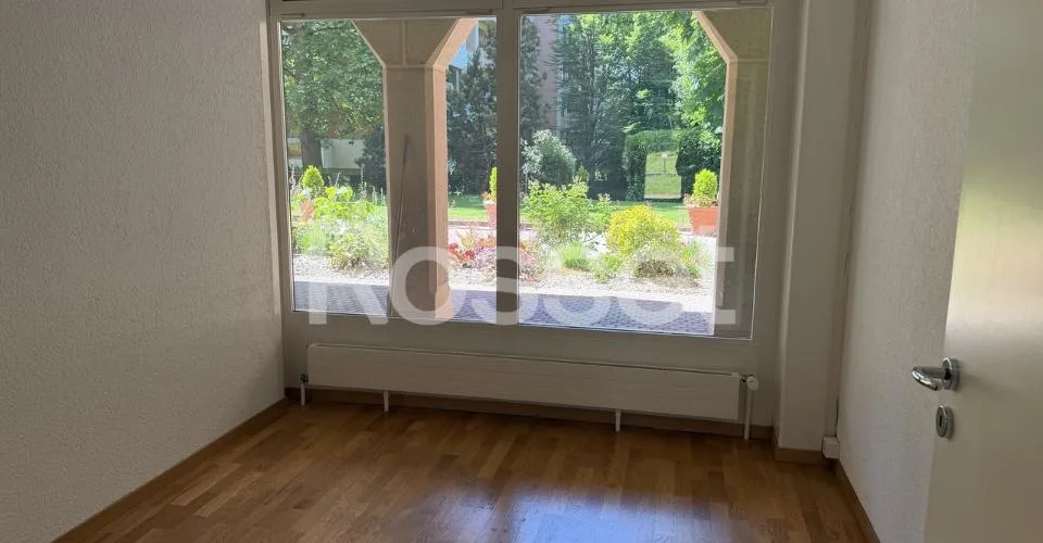 Arcade d'env. 81 m² au rez-de-chaussée