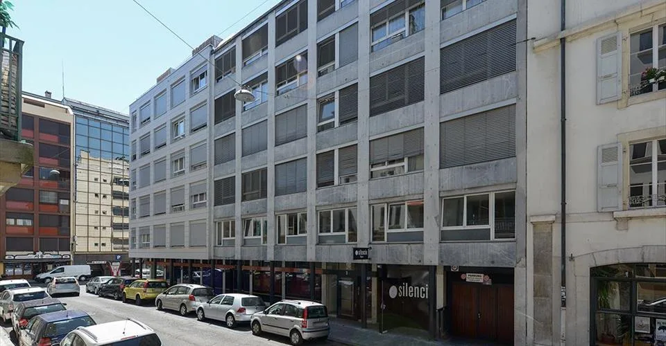 Locaux 230 m2