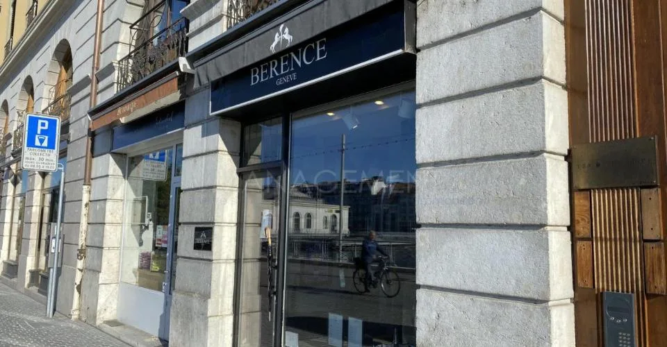 Rive droite, Quai des Bergues - Arcade d'environ 73.40 m2 PPE