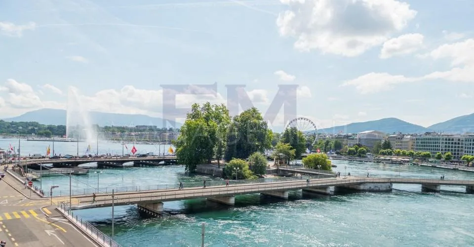 Rive droite, Quai des Bergues - Arcade d'environ 73.40 m2 PPE