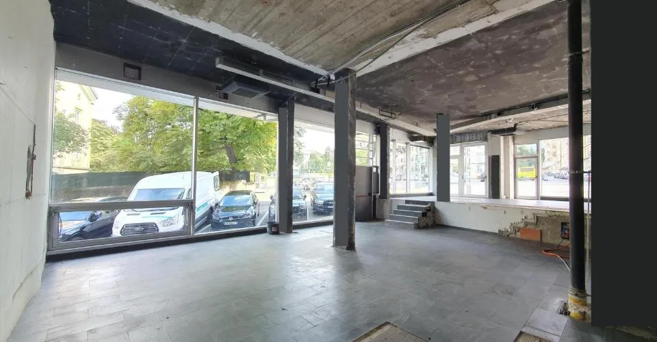 Arcade de 183 m2 + sous-sol