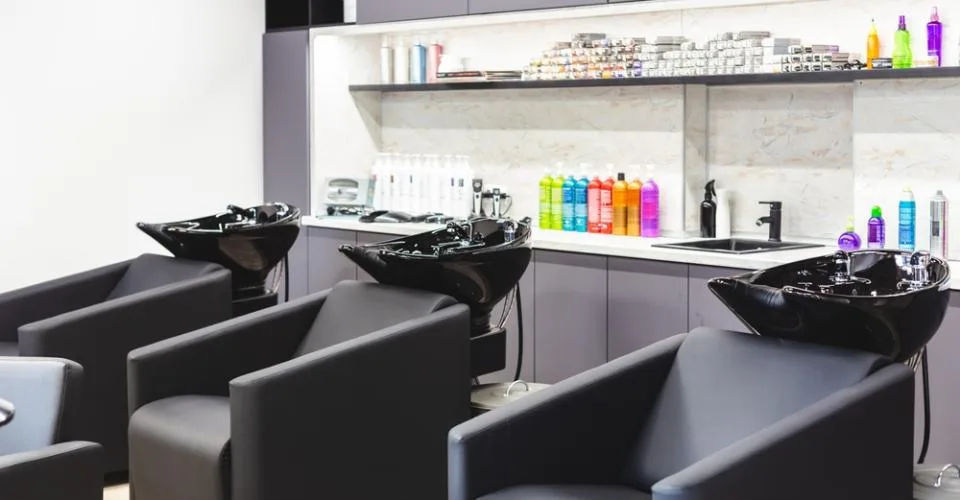 GENÈVE CENTRE : SALON DE COIFFURE MIXTE À REPRENDRE