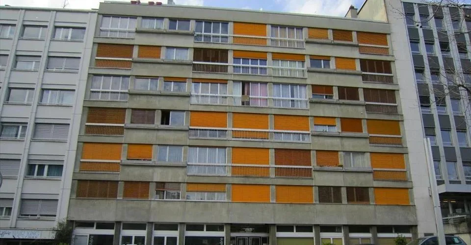 Dépôt d'env. 60m². Accès au local par l'ascenseur de l'immeuble, puis