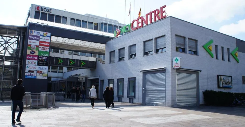 surface de 450m2 dans le centre commercial Lancy Centre