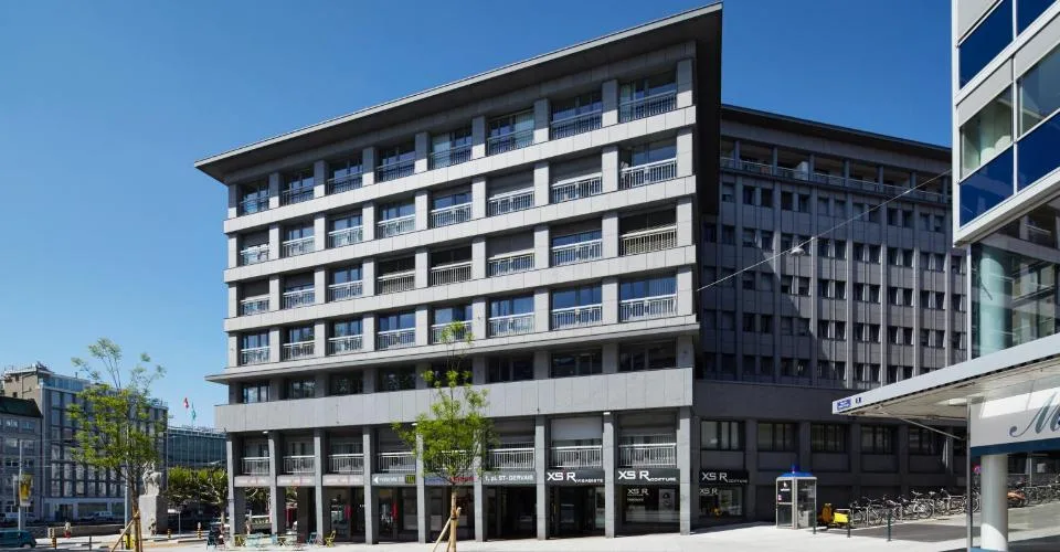 Place St-Gervais 1 - dans quartier des affaire en plein centre Genève