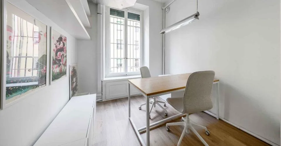 Eaux-Vives - CHF 442.--m2-an - Surface Commerciale de 216 m2