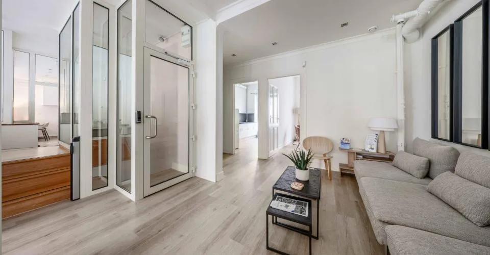 Eaux-Vives - CHF 442.--m2-an - Surface Commerciale de 216 m2