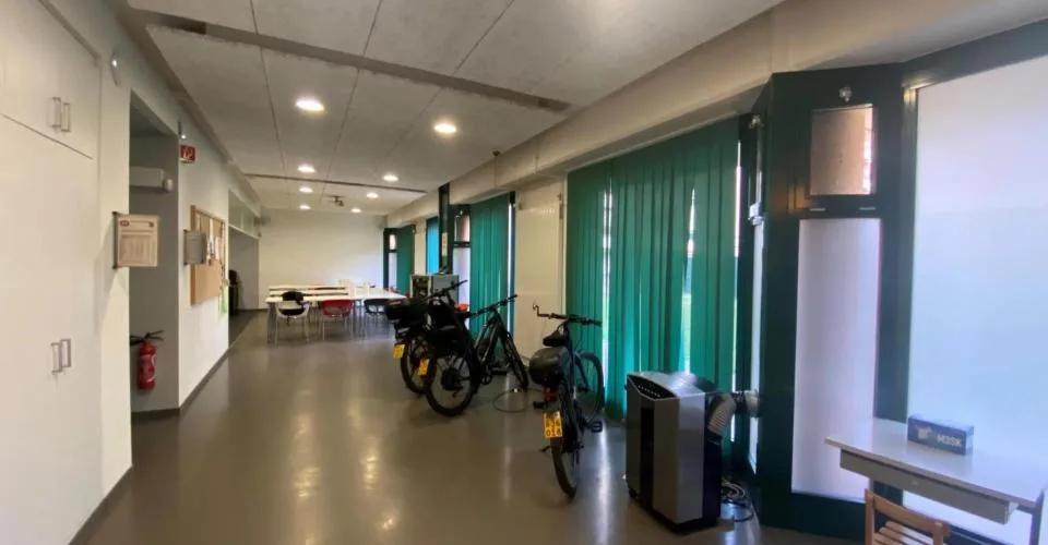 Arcade dans un quartier résidentiel