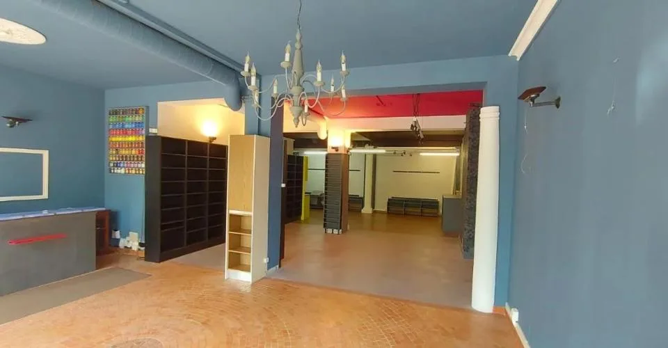 Arcade commerciale dans un environnement privilégié à Carouge