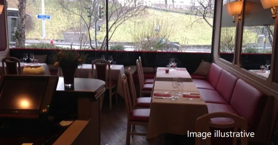 CAFÉ-RESTAURANT A CHÊNE BOURG