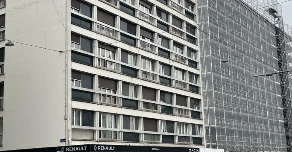 Belle arcade de 610 m2 et son dépôt de 638 m2 au coeur de Plainpalais