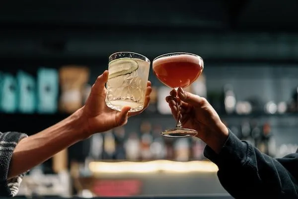 GENÈVE PLAINPALAIS : BAR À REMETTRE