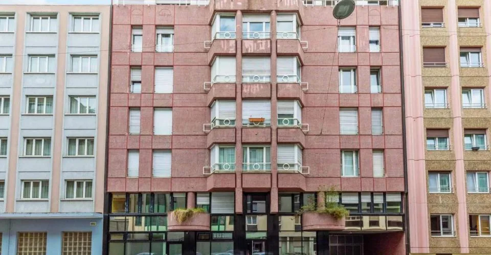Arcade sur deux niveaux à la Rue Jean-Charles Amat 7
