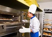 GENÈVE : LABORATOIRE DE BOULANGERIE - PATISSERIE À VENDRE.