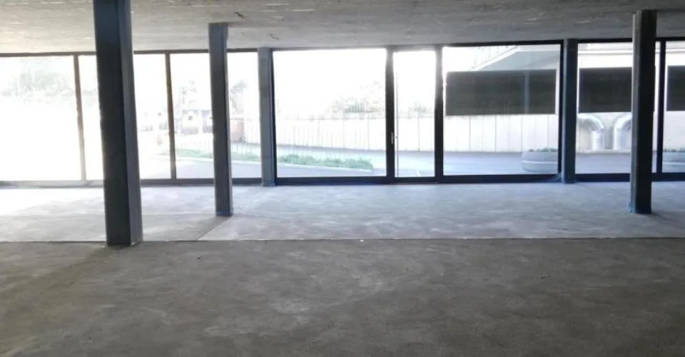 Arcade de 212 m2 à Satigny Centre