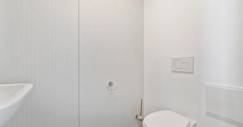 Local commercial â€“ usine relais â€“ nombreuses places de parc disponibles