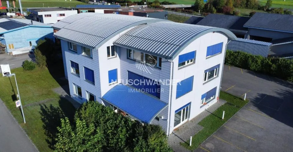 Local commercial de 120 m2 à louer à Glovelier