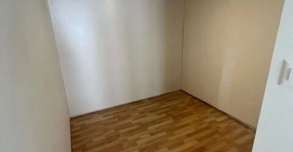 Local commercial de ~52 m2 au rez-de-chaussée à louer à Courtételle