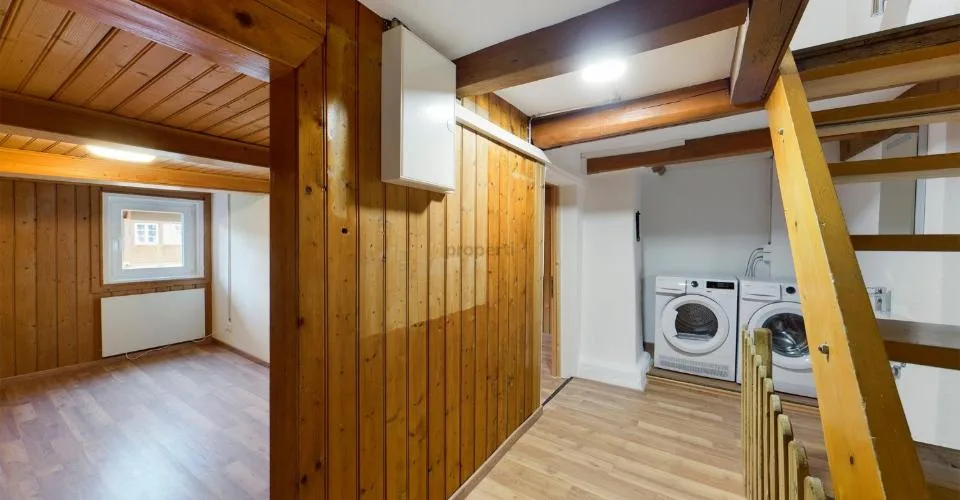 Propriété d'investissement unique comprenant quatre appartements à Wila