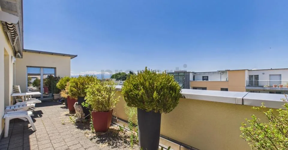 Helle Attikawohnung über den Dächern von Pfäffikon mit Lift und Tiefgaragenplatz – photo 12 sur 13