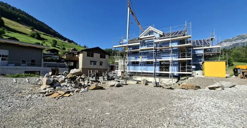 DEIN TRAUMHAUS IM GRÜNEN PARADIES