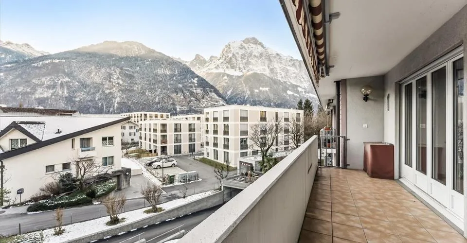 Une maison avec vue sur la montagne – photo 2 sur 9