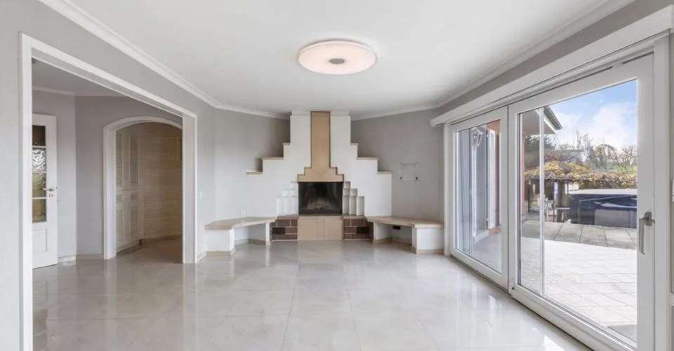 Splendide villa en bordure de zone agricole avec débouchée sur le lac – Foto 7 von 13