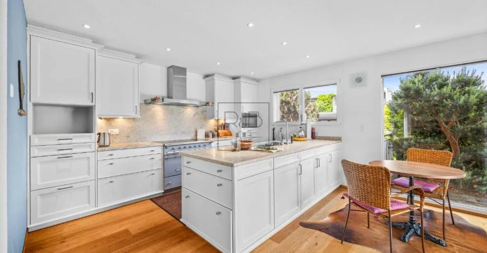 Sublime maison de 6.5 pièces sise à Bulle – Foto 2 von 10