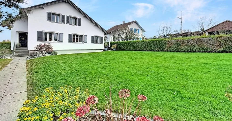 Belle propriété rénovée avec soin et grand jardin arboré – foto 4 di 13