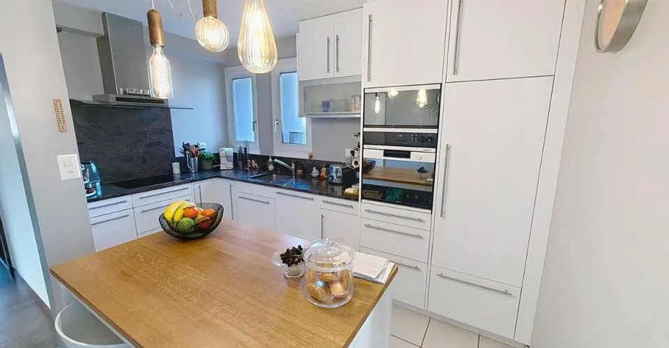 Belle propriété rénovée avec soin et grand jardin arboré – foto 9 di 13