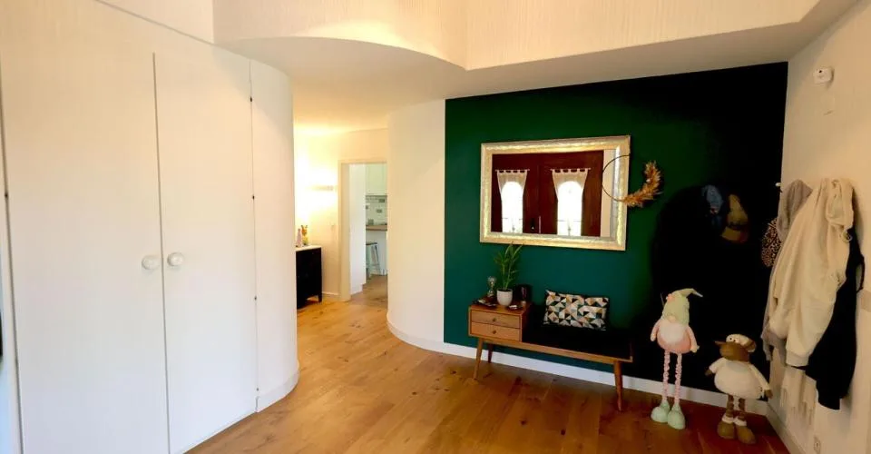 Magnifique maison rénovée de 7.5 pièces avec piscine extérieure – foto 12 di 13