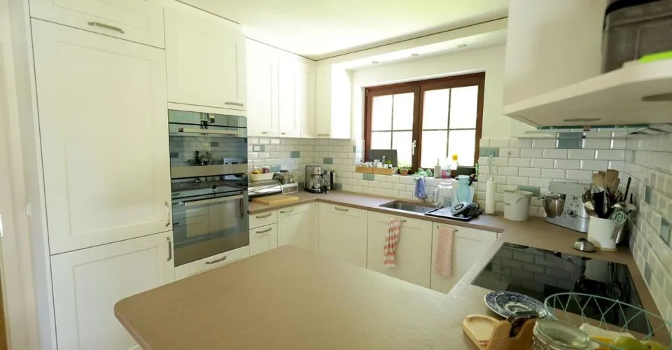 Magnifique maison rénovée de 7.5 pièces avec piscine extérieure – foto 13 di 13