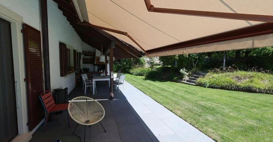 Magnifique maison rénovée de 7.5 pièces avec piscine extérieure – foto 4 di 13