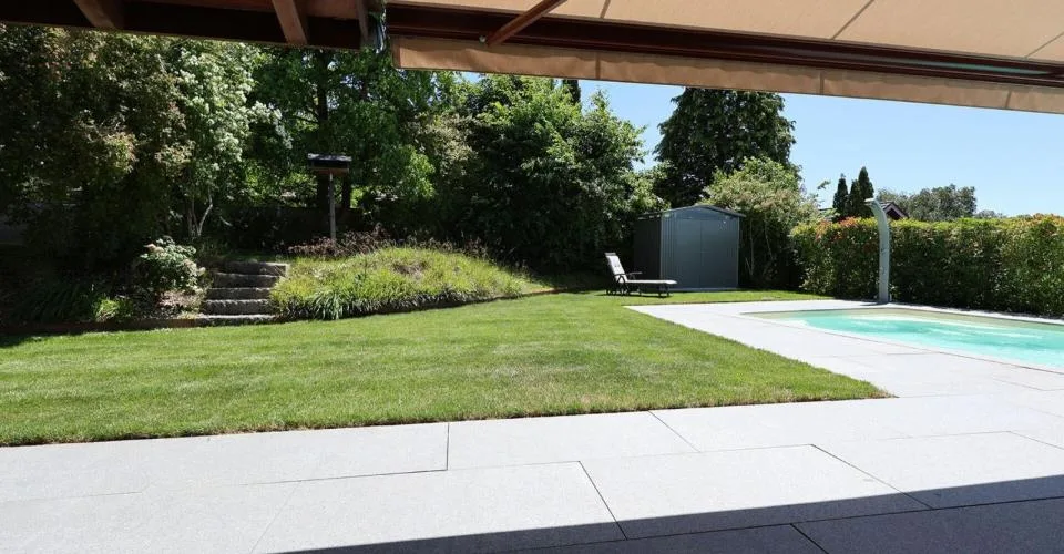 Magnifique maison rénovée de 7.5 pièces avec piscine extérieure – foto 7 di 13