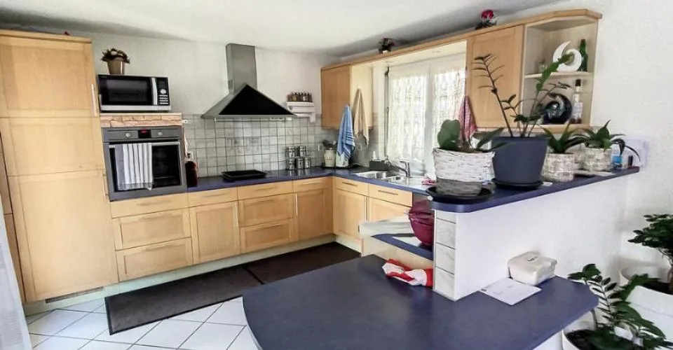Villa familiale de de 3 appartements avec piscine commune