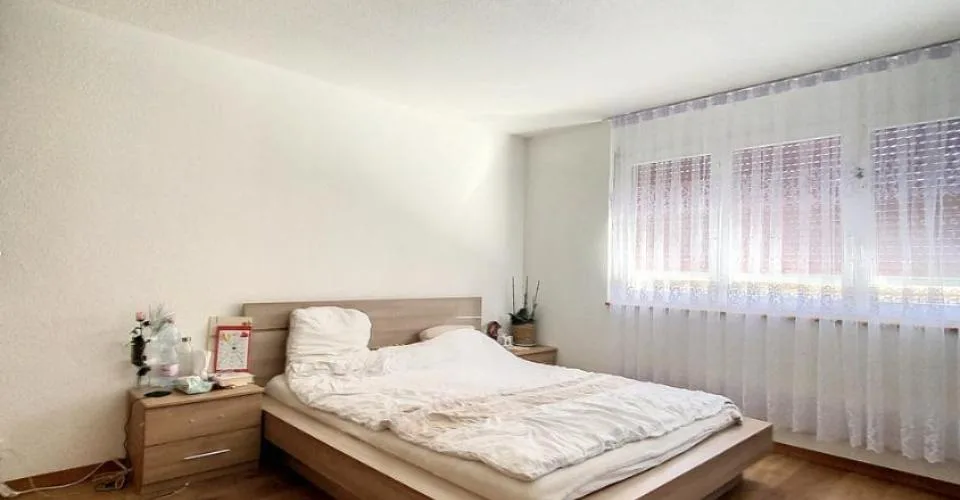 Villa familiale de de 3 appartements avec piscine commune