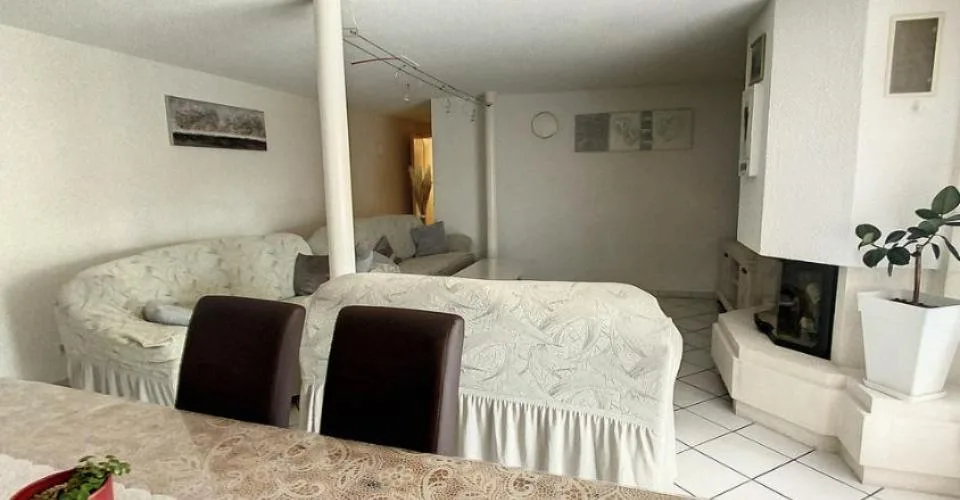 Villa familiale de de 3 appartements avec piscine commune