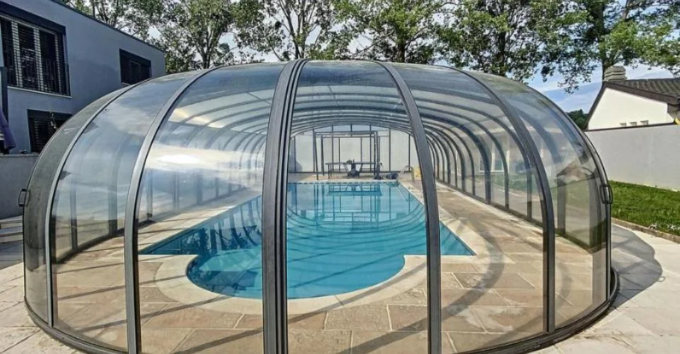 Villa familiale de de 3 appartements avec piscine commune