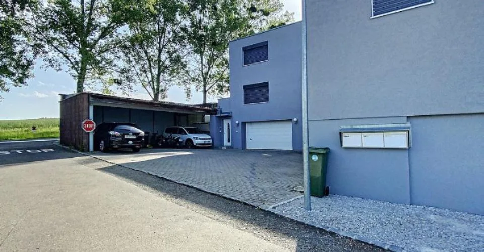 Villa familiale de de 3 appartements avec piscine commune