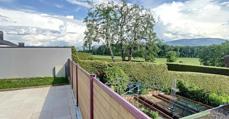 Villa familiale de de 3 appartements avec piscine commune