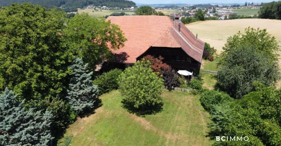 Demeure de caractère au coeur de la campagne fribourgeoise