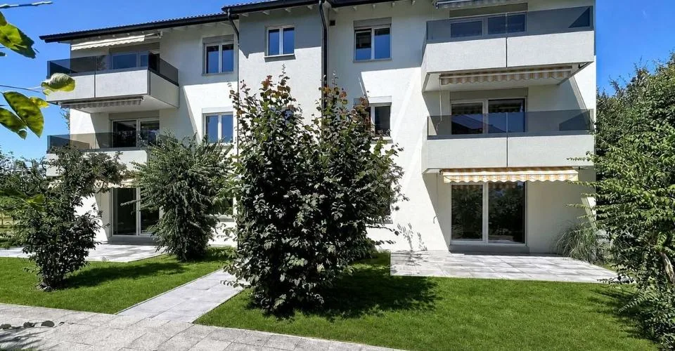 Très bel appartement rénové de 4.5 pces avec jardin