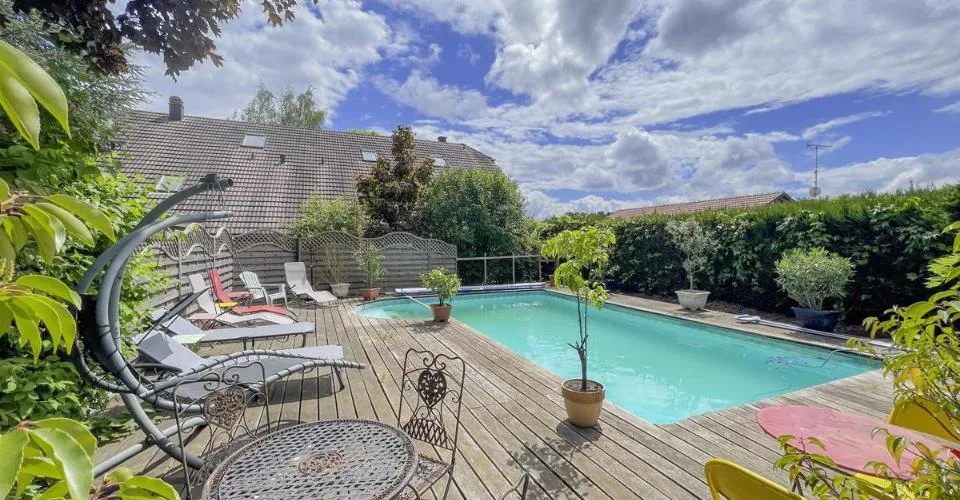 Maison de rendement avec 3 appartements et grand potentiel de dévelopement