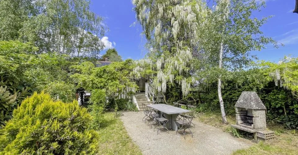 Maison de rendement avec 3 appartements et grand potentiel de dévelopement