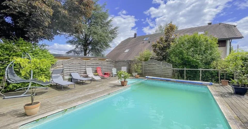 Maison de rendement avec 3 appartements et grand potentiel de dévelopement