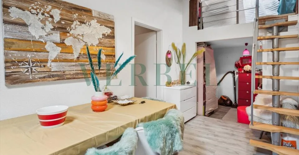 Grande maison avec potentiel d'aménagement