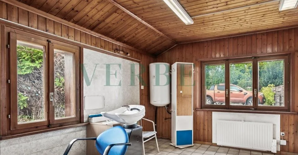Grande maison avec potentiel d'aménagement