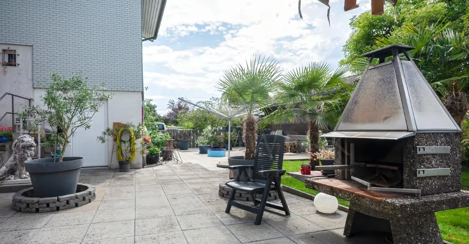 Maison de 7,5 pièces avec une réserve de terrain de 1202m²