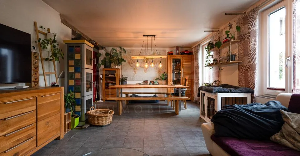 Maison de 7,5 pièces avec une réserve de terrain de 1202m²